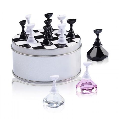 Набор для демонстрации маникюра "Шахматы"в боксе (магнитная подставка с фигурами)